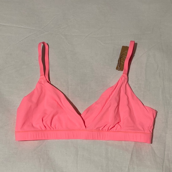 SKIMS Other - SKIMS FITS EVERYBODY CROSSOVER BRALETTE